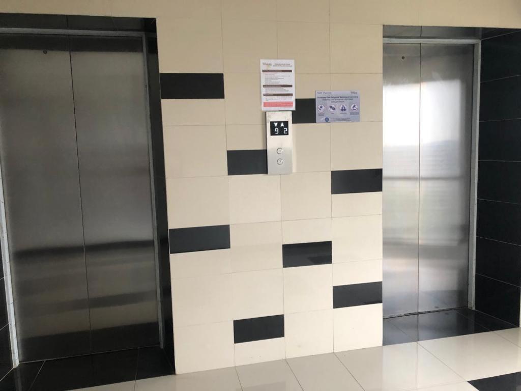 Apartment Grand Sentraland Karawang Manage By Laguna Room Esterno foto